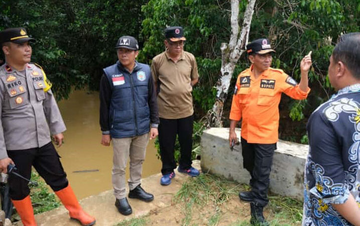 Bupati Mura Tinjau Sejumlah Jembatan Rusak Terdampak Banjir dan Longsor