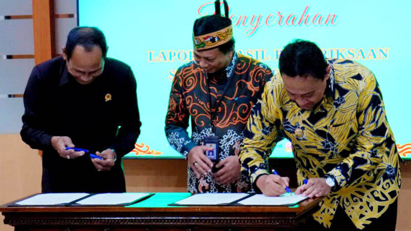 Wagub Terima Laporan Hasil Pemeriksaan Semester II Tahun 2025 dari BPK Kalteng