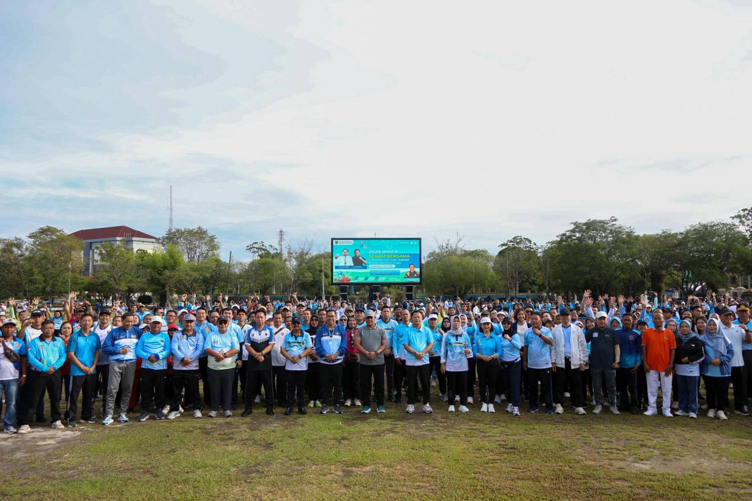 Pemprov Kalteng Gelar Jalan Sehat dan Senam Pagi Peringati Hari Desa Nasional 2026