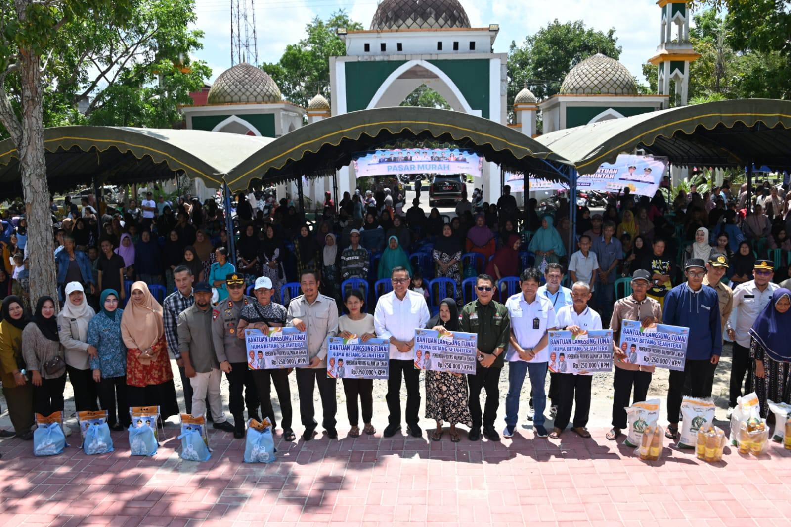 Pemprov Kalteng Salurkan Sejumlah Bantuan Termasuk BLT KHBS di Kabupaten Sukamara