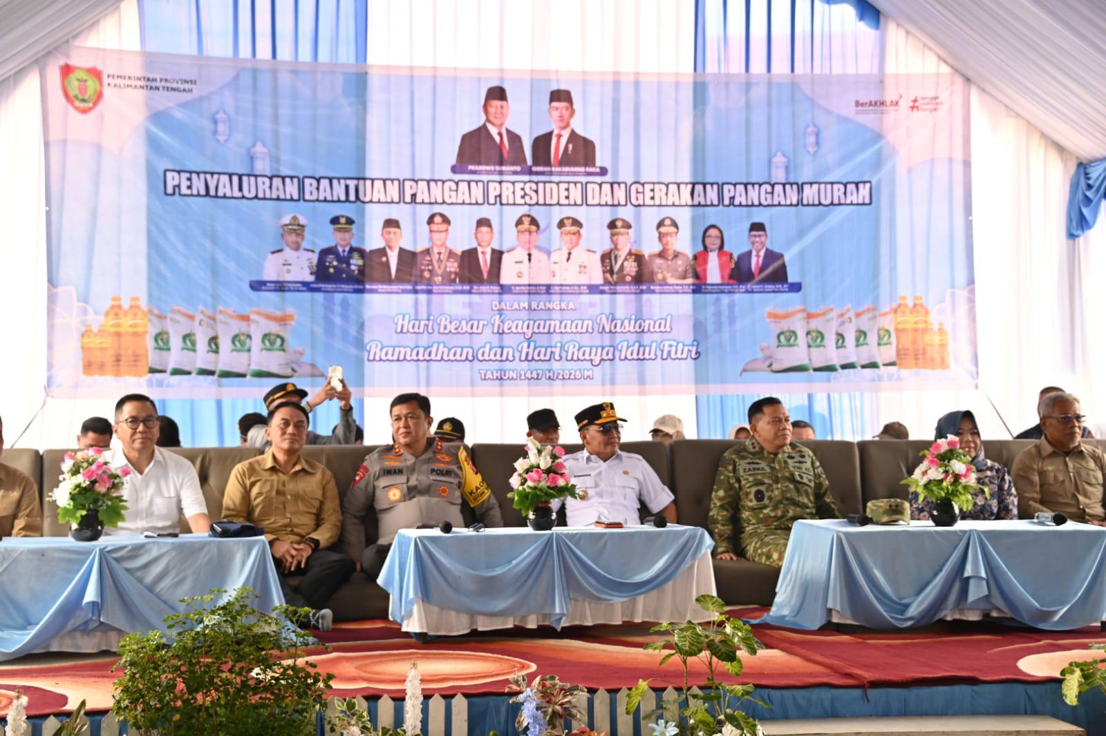 Ringankan Beban Masyarakat, Gubernur Kalteng Salurkan Sejumlah Bantuan Termasuk BLT KHBS di Kotawaringin Barat