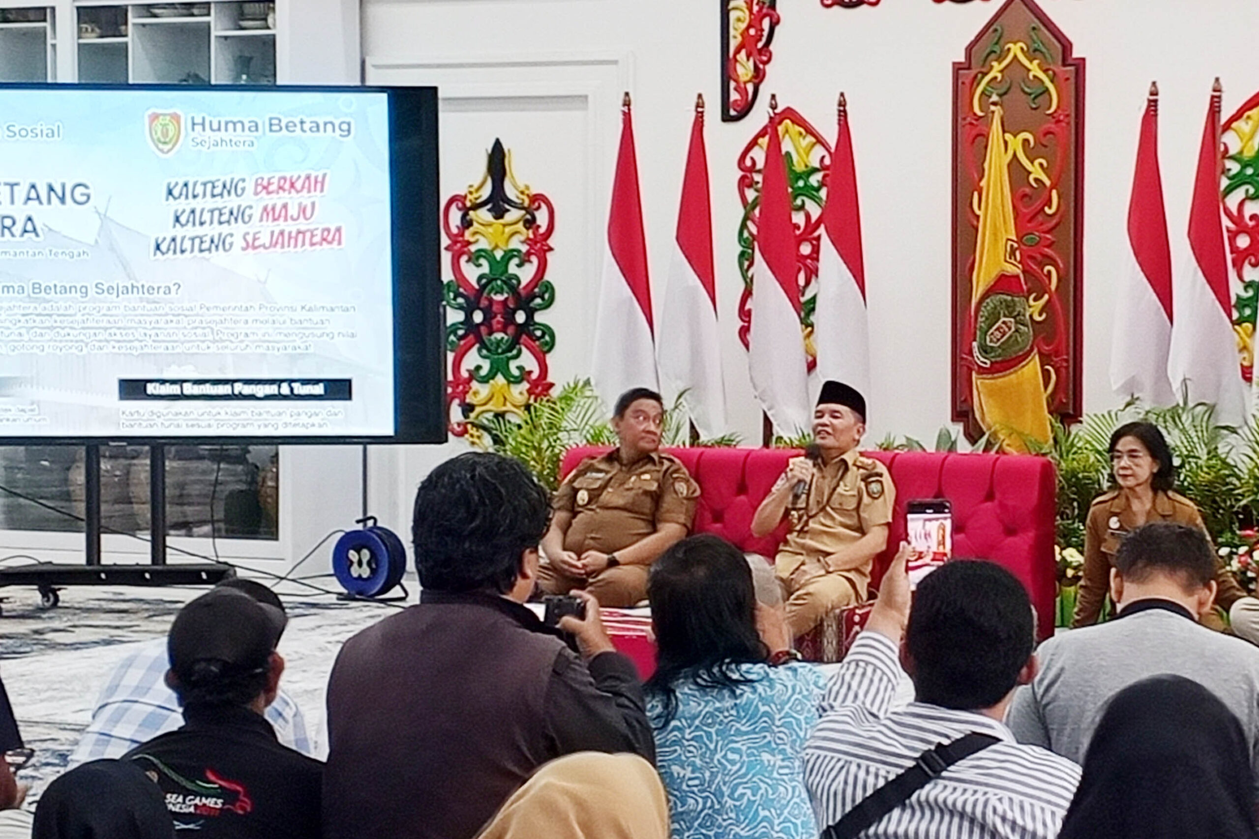 Gubernur Hadiri Sosialisasi Kartu Huma Betang Sejahtera Bersama Ormas dan Media