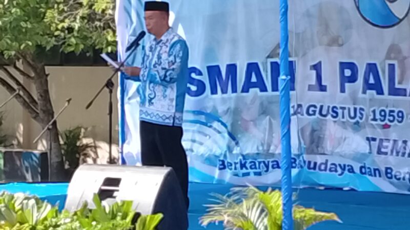PUNCAK HUT 67 TAHUN SMAN-1 PALANGKA RAYA LUNCURKAN BUKU DARI SEKOLAH UNTUK BUMI