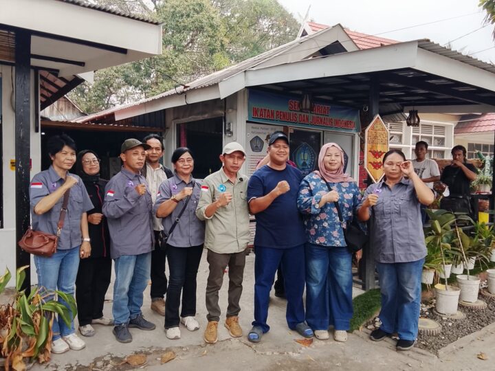 GABUNGAN ORGANISASI PERS DAN LSM BAGIKAN 5.000 MASKER