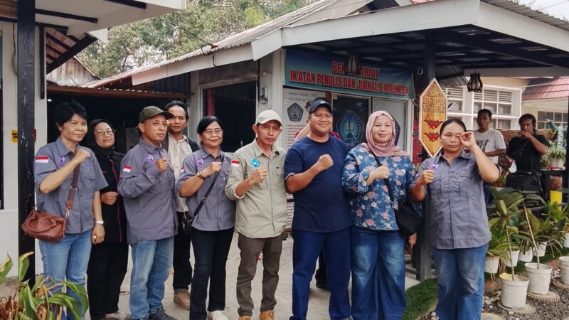 GABUNGAN ORGANISASI PERS DAN LSM BAGIKAN 5.000 MASKER